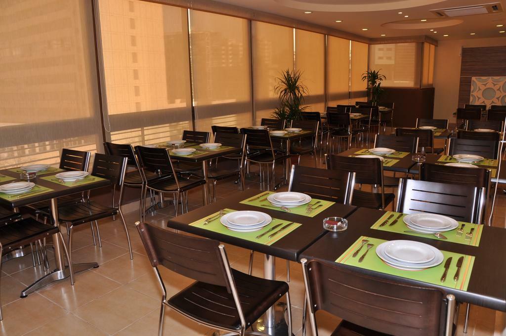 Orient Prince Hotel Beirut Restaurant foto