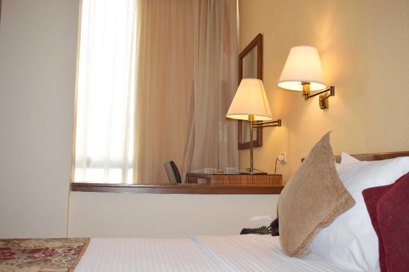 Orient Prince Hotel Beirut Exterior foto